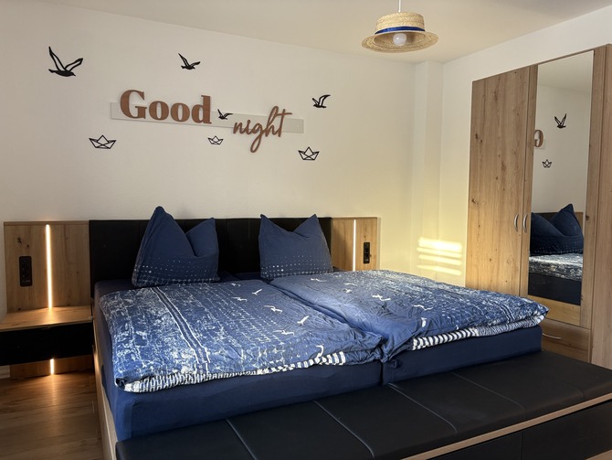 Ferienwohnung in Niendorf/Ostsee - Haus Edda FeWo Schwalbennest - Haupt-Schlafzimmer