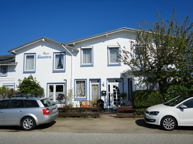 Ferienwohnung in Dahme - Haus Sandra Fewo 8, Box-Betten, 1. Stock, Terrasse mit Strandkorb - Bild 13