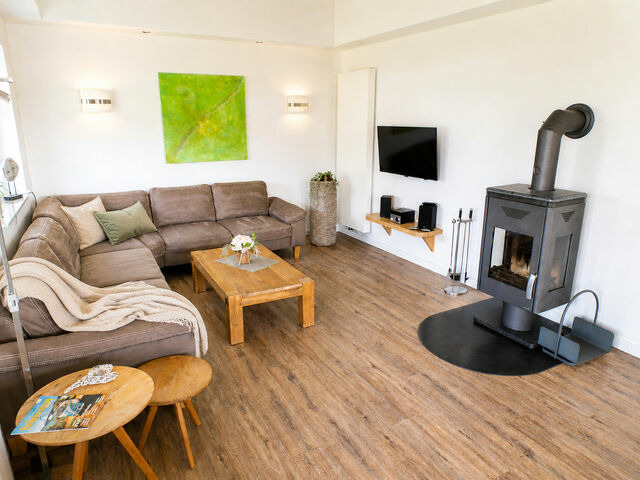 Ferienhaus in Fehmarn OT Staberdorf - Reetdachhaus 6, inkl. 2 Parkpl&auml;tze - Bild 2