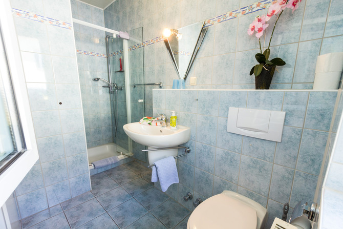 Ferienwohnung in Kühlungsborn - Ferienhaus zum Strand - Bad mit Dusche