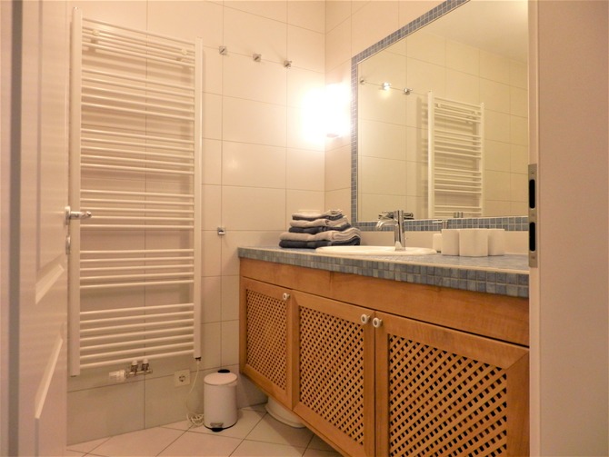 Ferienwohnung in Baabe - Ferienwohnung Meerblick - Badezimmer mit gro&szlig;er Dusche