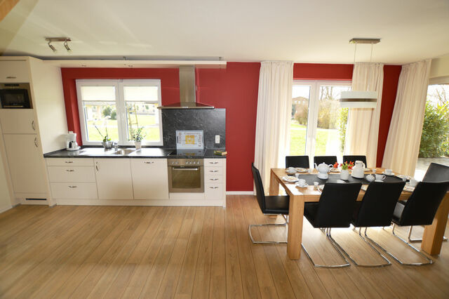 Ferienhaus in Fehmarn OT Staberdorf - Reetdachhaus 1, inkl. 2 Parkpl&auml;tze - Bild 6