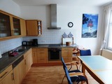 Ferienwohnung in Sellin - Sonnige Ferienwohnung -100qm - im 1. Obergeschoss der Villa Walhall in einem park&auml;hnlichen Garten - Bild 9