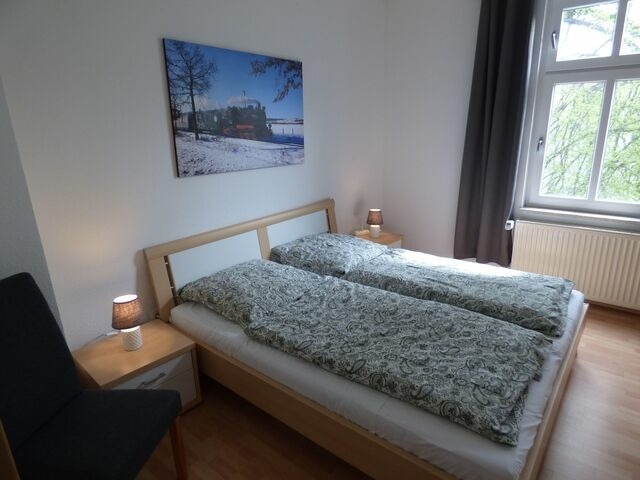 Ferienwohnung in Sellin - Sonnige Ferienwohnung -100qm - im 1. Obergeschoss der Villa Walhall in einem park&auml;hnlichen Garten - Bild 17
