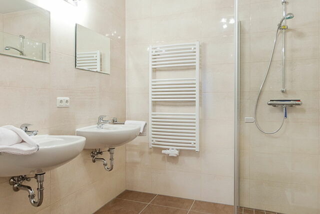 Ferienwohnung in Sellin - H&uuml;hnergott - Bild 8