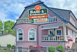 Ferienwohnung in G&ouml;hren - Villa Vivien, Ostsee H&uuml;hnergott App. 3 - Bade- & Erlebniswelt t&auml;glich inklusive - Bild 1